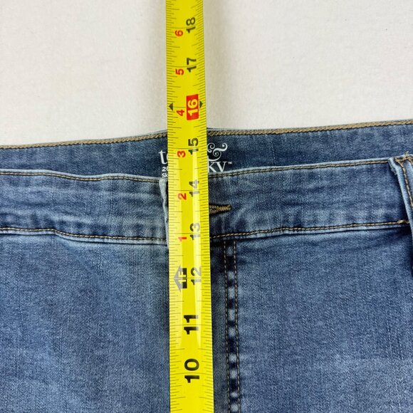 NWT Terra & Sky Women's Core Skinny High Rise Stretch Blue Denim Jeans Plus 26W - Picture 9 of 11